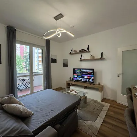 דירה Modern In A Setting *