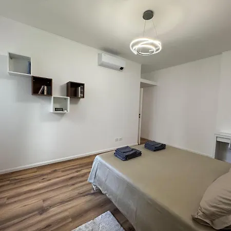 דירה Modern In A Setting